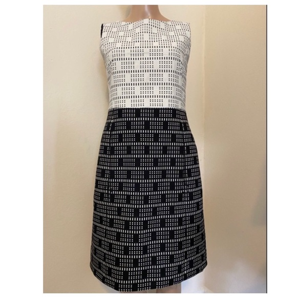 AKRIS Punto Lace Jacquard Black Sheath Dress | 12US/ 16 UK - Picture 11 of 11